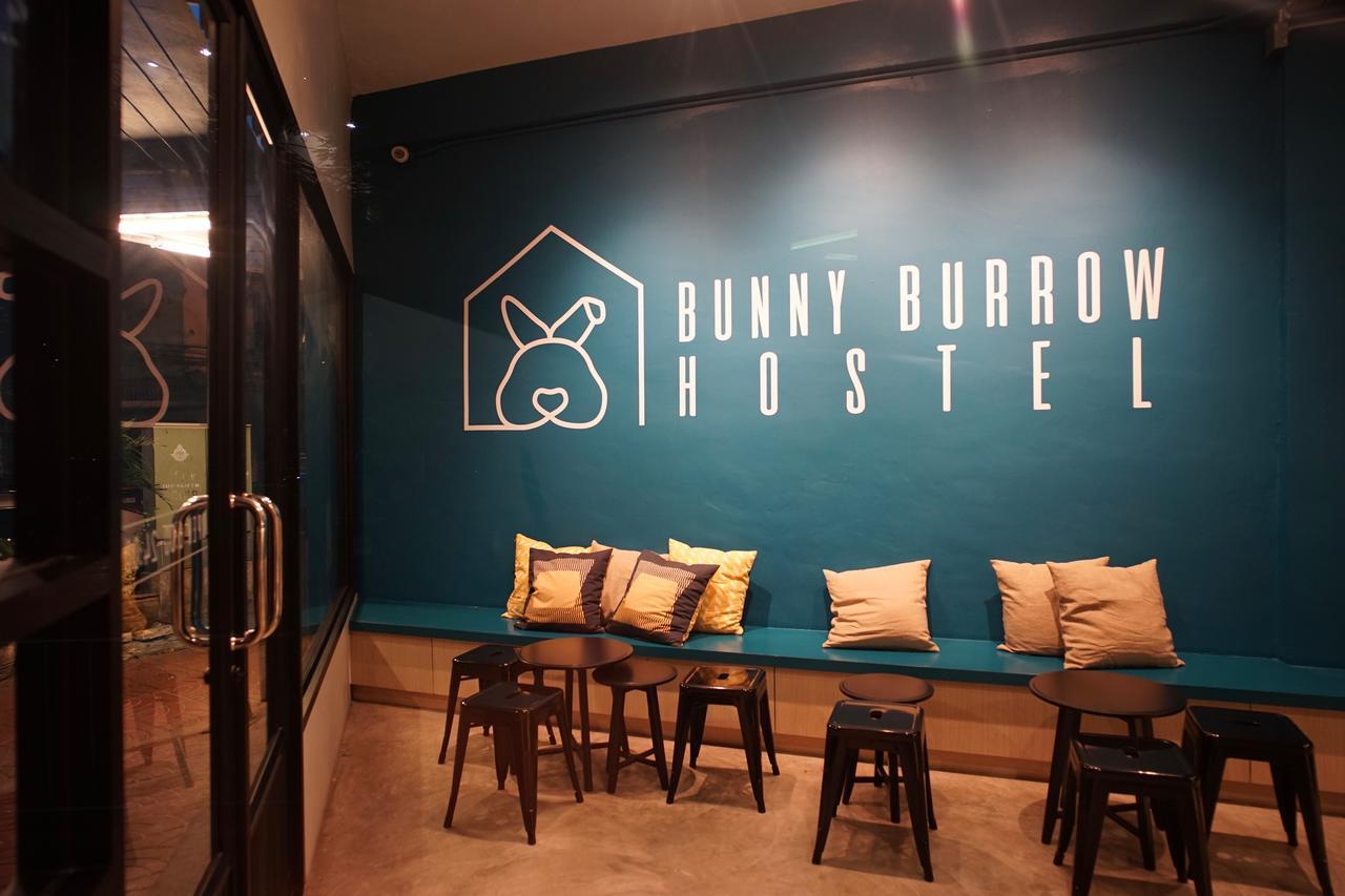 Bunny Burrow Hostel Bangkok Extérieur photo